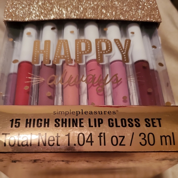 Simple Pleasure Lip Gloss Gift Set, 15 Pc. - Picture 2 of 5